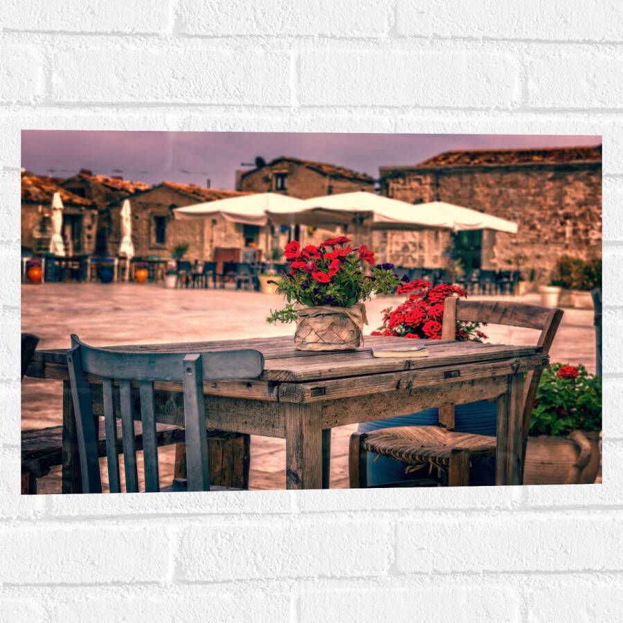 Muursticker Tafel Pleintje Bloemen Stoelen Parasol Kleuren 60x40 cm Foto op Muursticker