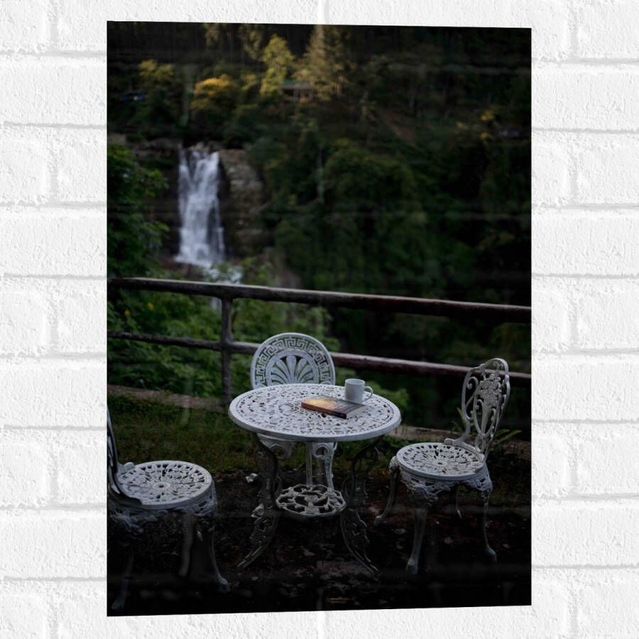 Muursticker Tafel Stoelen Boek Beker Water Waterval Bomen Planten 40x60 cm Foto op Muursticker