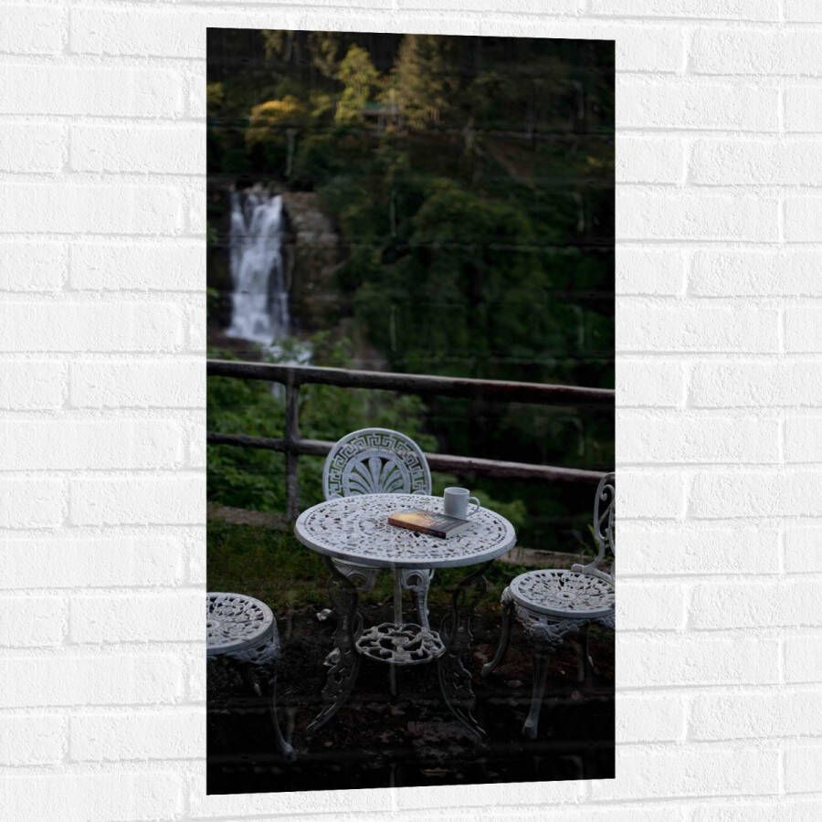 Muursticker Tafel Stoelen Boek Beker Water Waterval Bomen Planten 50x100 cm Foto op Muursticker