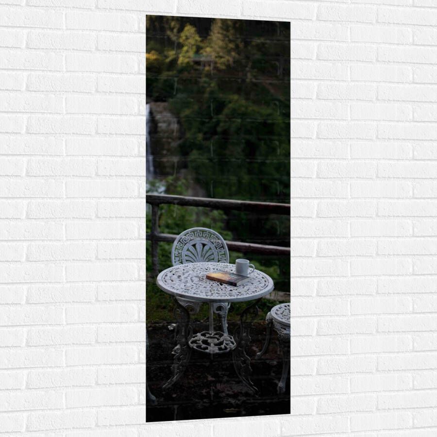 Muursticker Tafel Stoelen Boek Beker Water Waterval Bomen Planten 50x150 cm Foto op Muursticker