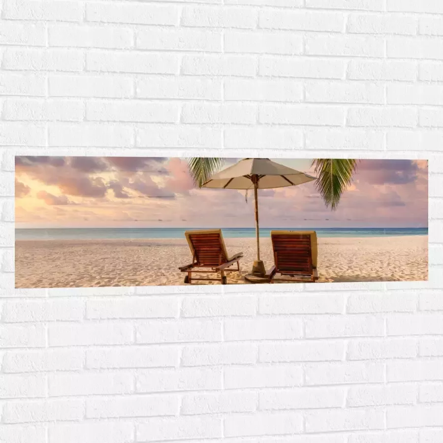 Muursticker Twee Ligbedden op het Strand met Palmboom 120x40 cm Foto op Muursticker