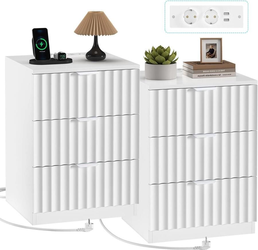 Nachtkastje set van 2 met laadstation (2 AC-stopcontacten 2 USB-poorten) nachtkastje set van 2 met 3 laden bijzettafel voor woonkamer slaapkamer elegant geribbeld oppervlak wit