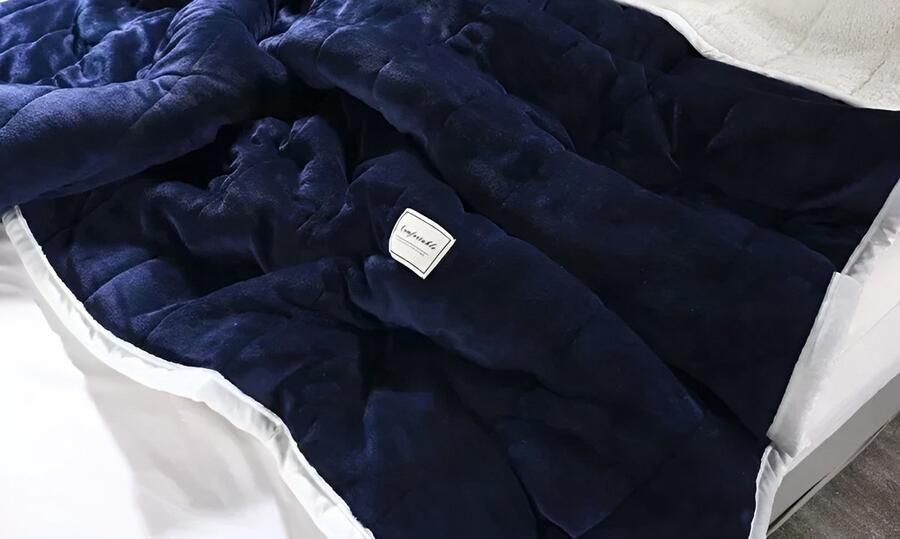 Navy Blue Fleece Herfst Winter Warme Dekens Voor Bed 3 Lagen Dikker Flanellen Deken Quilt Zachte Comfortabele Warmte Quilts Wasbaar 200x230cm