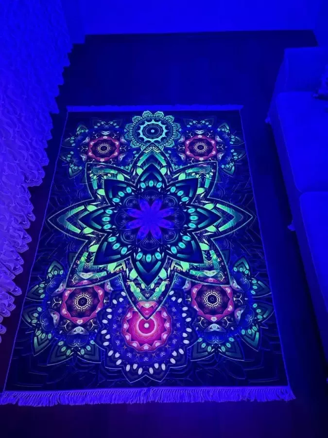Neon Tapijt Bloem desing Uniek Glow in de dark + Gratis led lamp