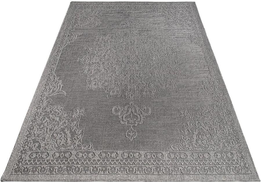 Oriental Outdoor Rug – Durable Polypropylene – Classic Floral & Geometric Motifs – Low Maintenance – Elegant Design for Patio or Balcony