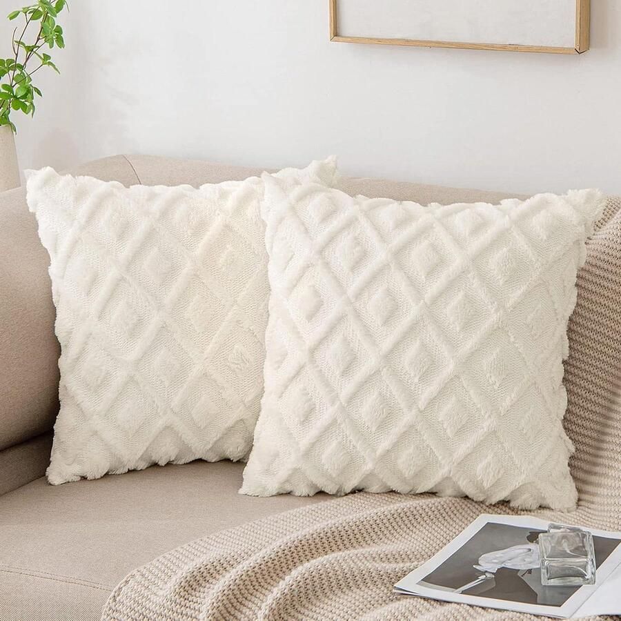 Pluizige kerstkussensloop wollen decoratieve kussenhoezen luxe stijl sierkussenslopen kussensloop set van 2 sierkussenslopen voor bank slaapkamer woonkamer 45 x 45 cm crèmekleurig kerstdecoratie