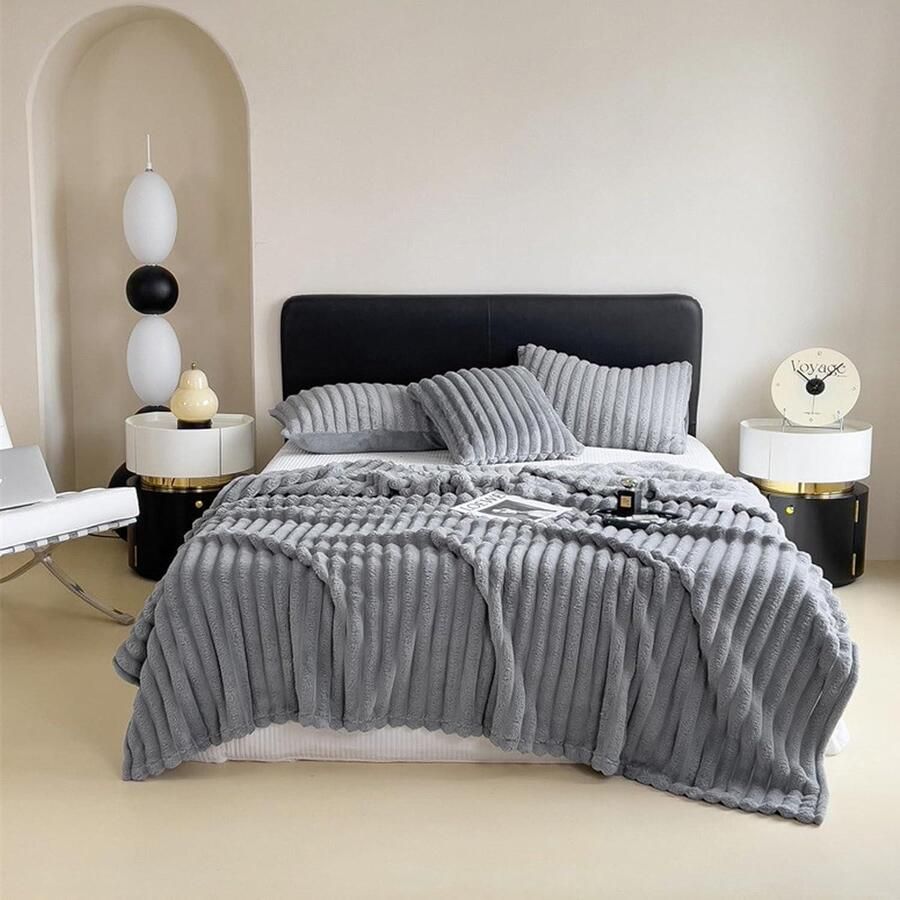 Pluizige knuffeldeken 180 x 200 cm Grijs veelzijdig voor bed bank slaapkamer kantoor