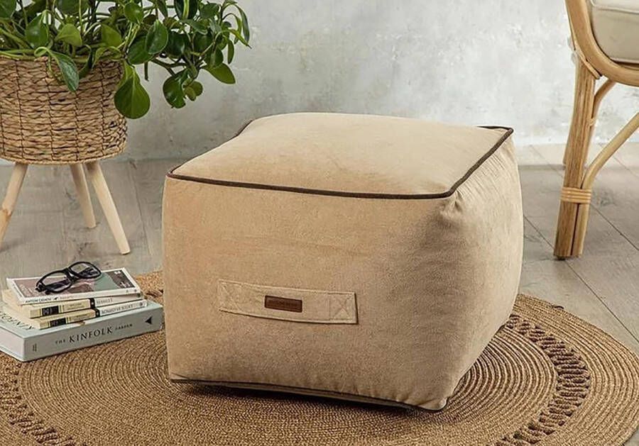 Poef Comfortabele Kubus Voetenbank Zachte Fluwelen Zitzak Home Decor Poef Extra Zitplaatsen voor Woonkamer Slaapkamer Casha 45 x 45 cm Beige