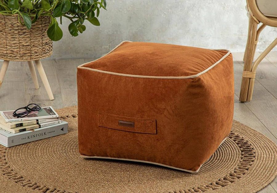 Poef Comfortabele Kubus Voetenbank Zachte Fluwelen Zitzak Home Decor Poef Extra Zitplaatsen voor Woonkamer Slaapkamer Casha 45 x 45 cm Terracotta