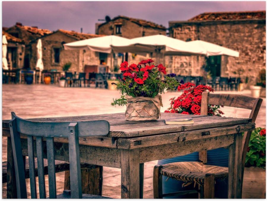 Poster Glanzend – Tafel Pleintje Bloemen Stoelen Parasol Kleuren 40x30 cm Foto op Posterpapier met Glanzende Afwerking