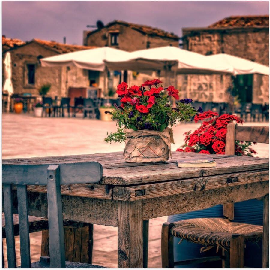 Poster Glanzend – Tafel Pleintje Bloemen Stoelen Parasol Kleuren 50x50 cm Foto op Posterpapier met Glanzende Afwerking