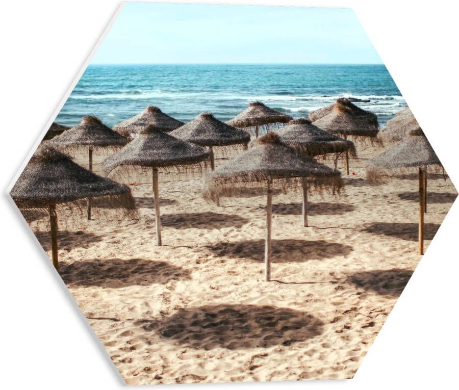 PVC Schuimplaat Hexagon Zee Strand Zand Parasols 40x34.8 cm Foto op Hexagon (Met Ophangsysteem)
