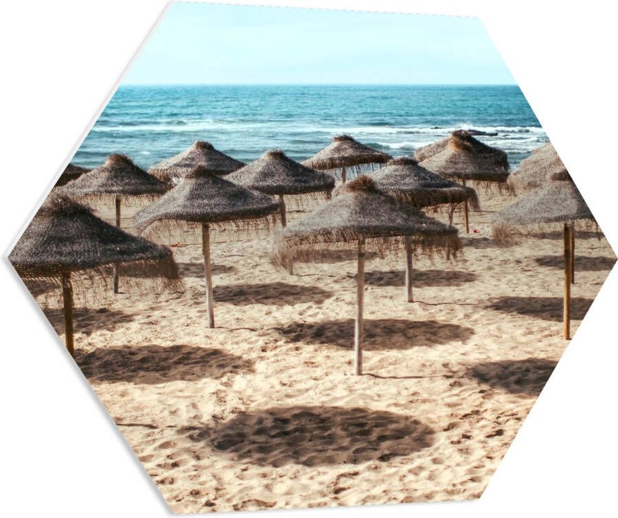 PVC Schuimplaat Hexagon Zee Strand Zand Parasols 80x69.6 cm Foto op Hexagon (Met Ophangsysteem)
