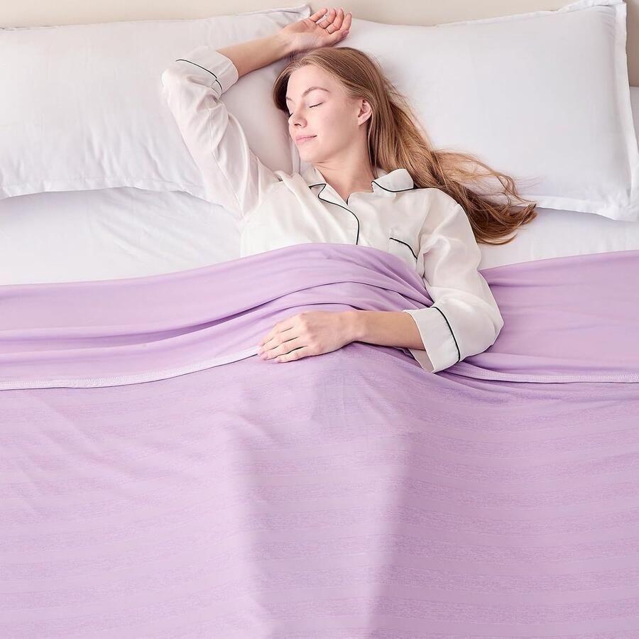 Q-Max Koeldeken voor de zomer nachtelijk zweten > 0 -4 nacht 228 x 228 cm dunne en lichte deken ademend voor tweepersoonsbed bank stoel lavendel gestreept
