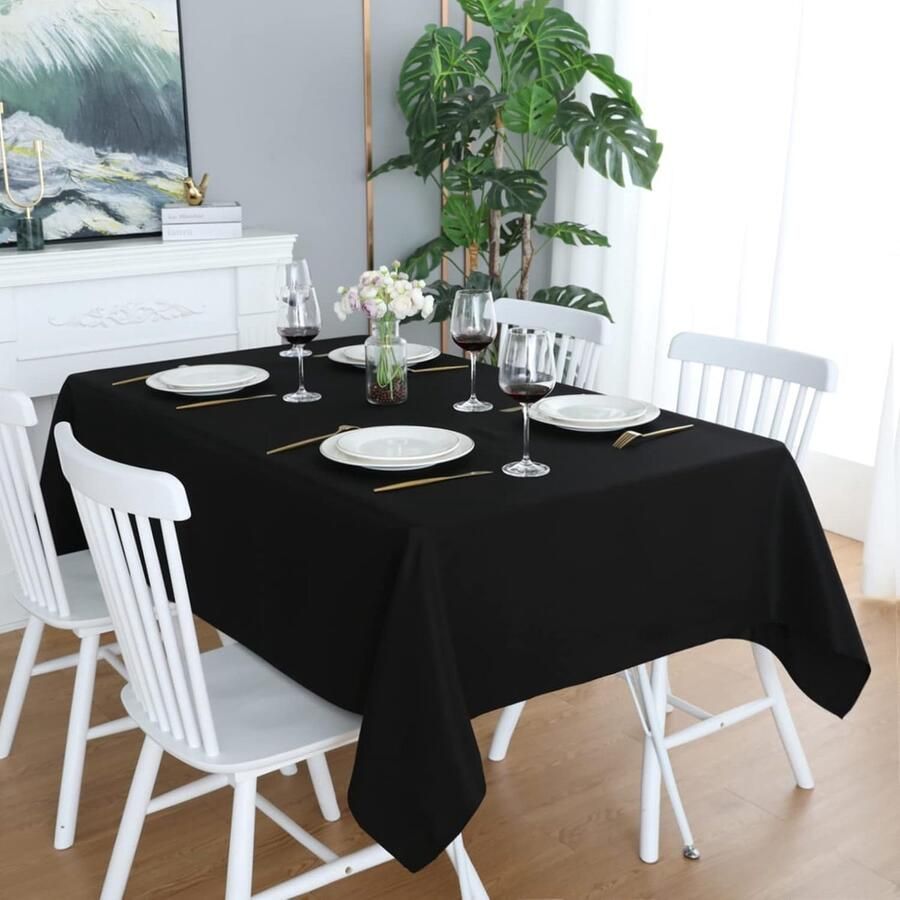 Rechthoekig tafelkleed zwart geschikt voor elke gelegenheid 140 x 300 cm