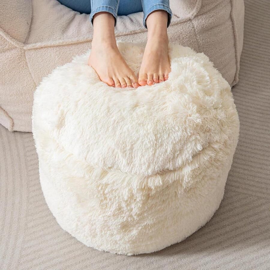 Ronde voetenbank zitzak van kunstbont met schuimvulling 50 x 35 cm beige