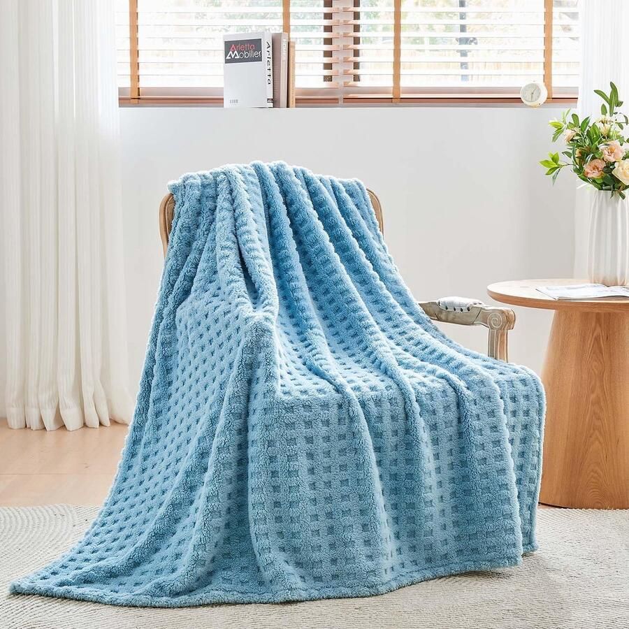 S&Dshopline Knuffeldeken wollig imitatiebont deken sofa wafel bankovertrek warme bankdeken comfortabele bankdeken zachte woondeken voor bank en bed 178 x 203 cm lichtblauw