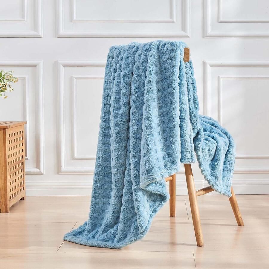 S&Dshopline Knuffeldeken wollig imitatiebont deken sofa wafel bankovertrek warme bankdeken comfortabele bankdeken zachte woondeken voor bank en bed 127 x 178 cm lichtblauw