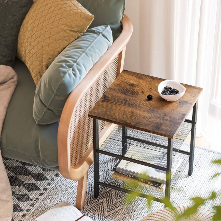 Merklose Salontafel voor woonkamer nachtkastje in industriële stijl voor slaapkamer met 2 verstelbare netplanken stabiele metalen constructie eenvoudige montage vintage bruin en zwart LET23X