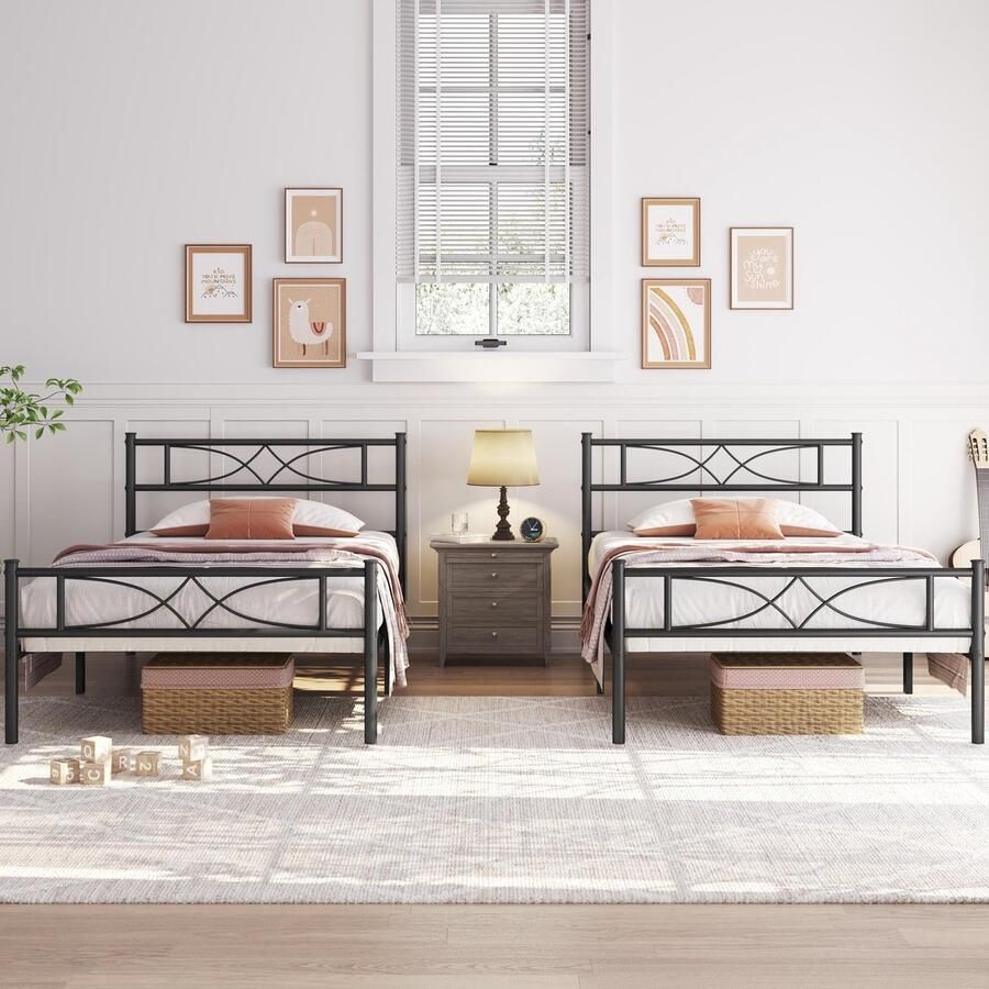Set van 2 90 x 190 cm metalen bedframe met hoog hoofdeinde logeerbed met lattenbodem voor logeerkamer 32 cm hoogte onder het bed zwart