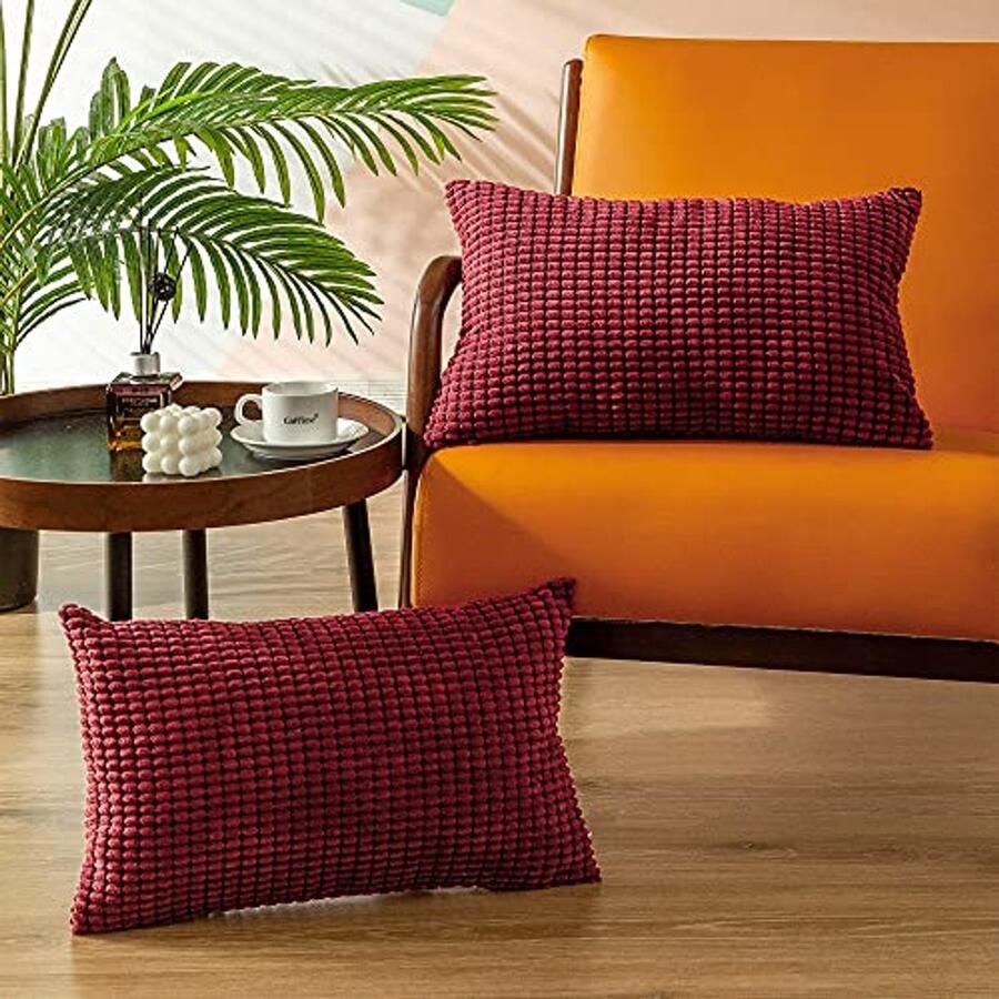 Set van 2 Comfortabele Kussenhoezen voor Bank en Slaapbank Superzacht Corduroy in Bourgondië