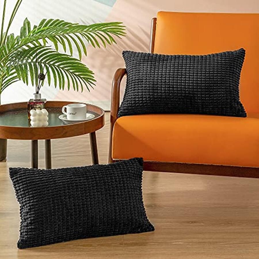 Set van 2 Comfortabele Kussenhoezen voor Bank en Slaapbank Superzachte Corduroy Maïs Gestreept 30cm x 50cm Zwart