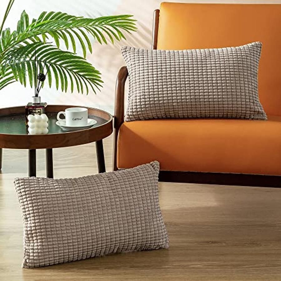 Set van 2 Comfortabele Kussenhoezen voor Bank en Slaapbank Superzachte Corduroy Maïs Gestreept Kussenslopen Licht Taupe 30cm x 50cm