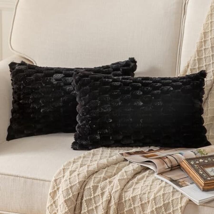 Set van 2 Decoratieve Kussenslopen in Zwart Super Zacht Pluche Kussenhoezen voor Bank en Bed 30 x 50 cm