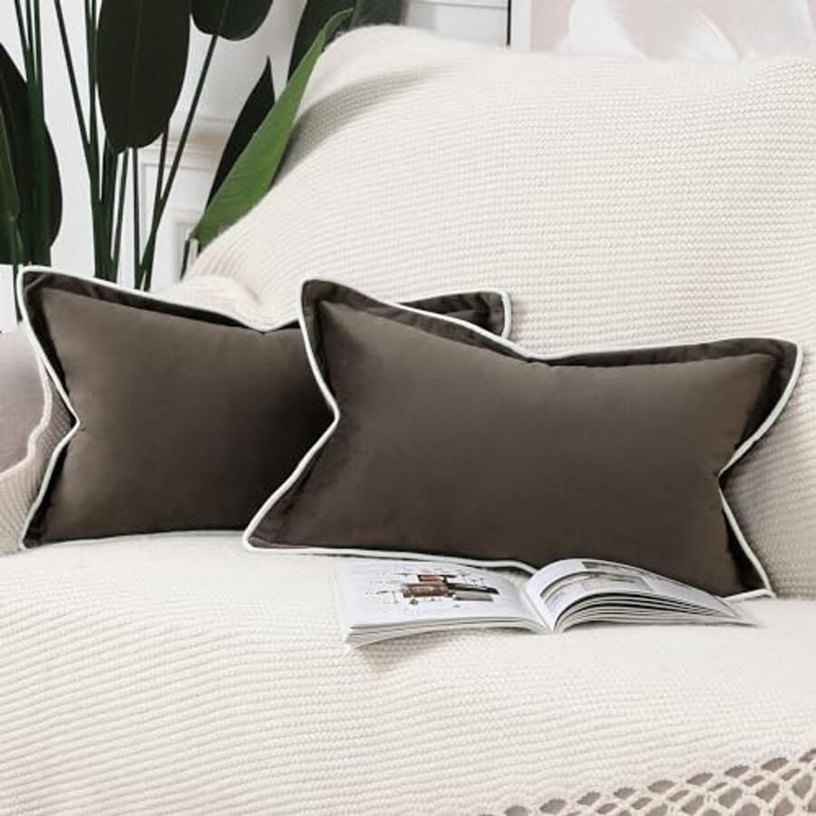 Set van 2 Fluweel Boho Kussenslopen met Franjes Decoratieve Kussenhoezen voor Bank en Slaapkamer 30x50 cm Donker Taupe