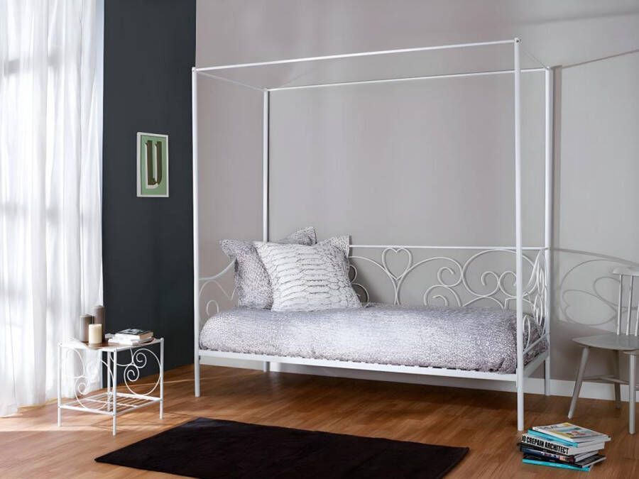 Vente-unique Set van 2 nachtkastjes met romantische look – 1 bovenblad – Metaal – Wit – VIVIAN L 45.5 cm x H 40.5 cm x D 42 cm