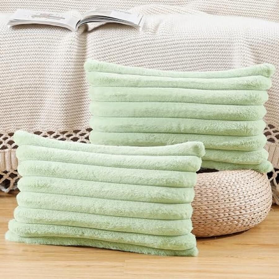 Set van 2 pluche decoratieve kussenslopen 30x50 cm Fluffy zachte kussenhoezen voor banken en slaapkamers in licht groen