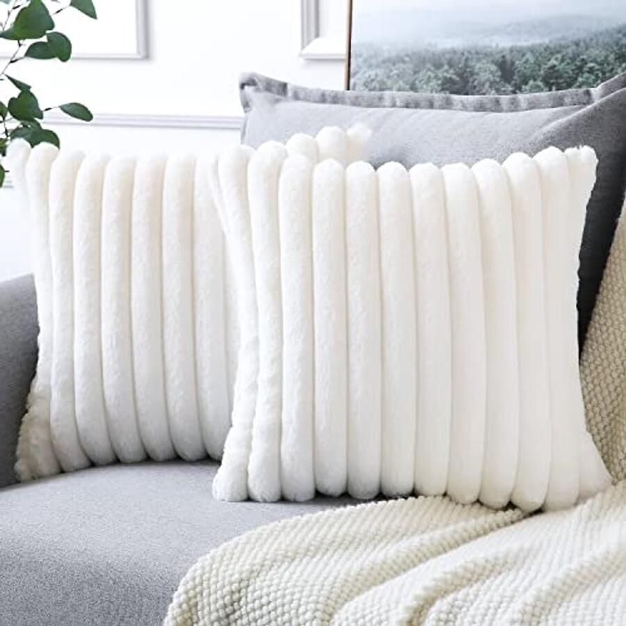 Set van 2 pluche fluwelen kussenhoezen in beige-wit 45 x 45 cm Zachte kunstbont voor bank en slaapkamer