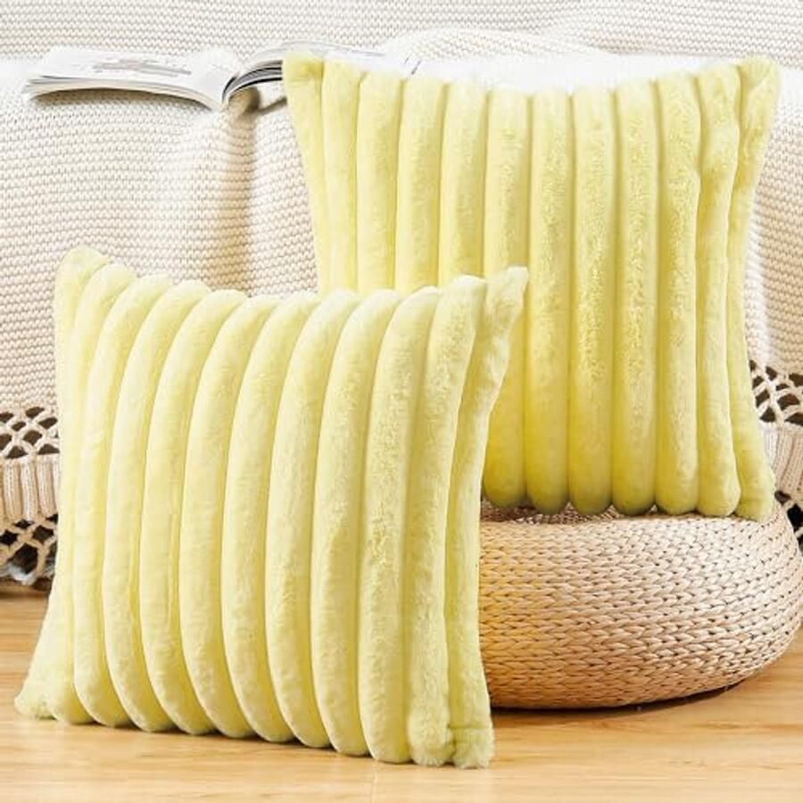 Set van 2 zachte pluche decoratieve kussenslopen 55x55 cm Fluffy gele kussenhoezen voor bank en slaapkamer