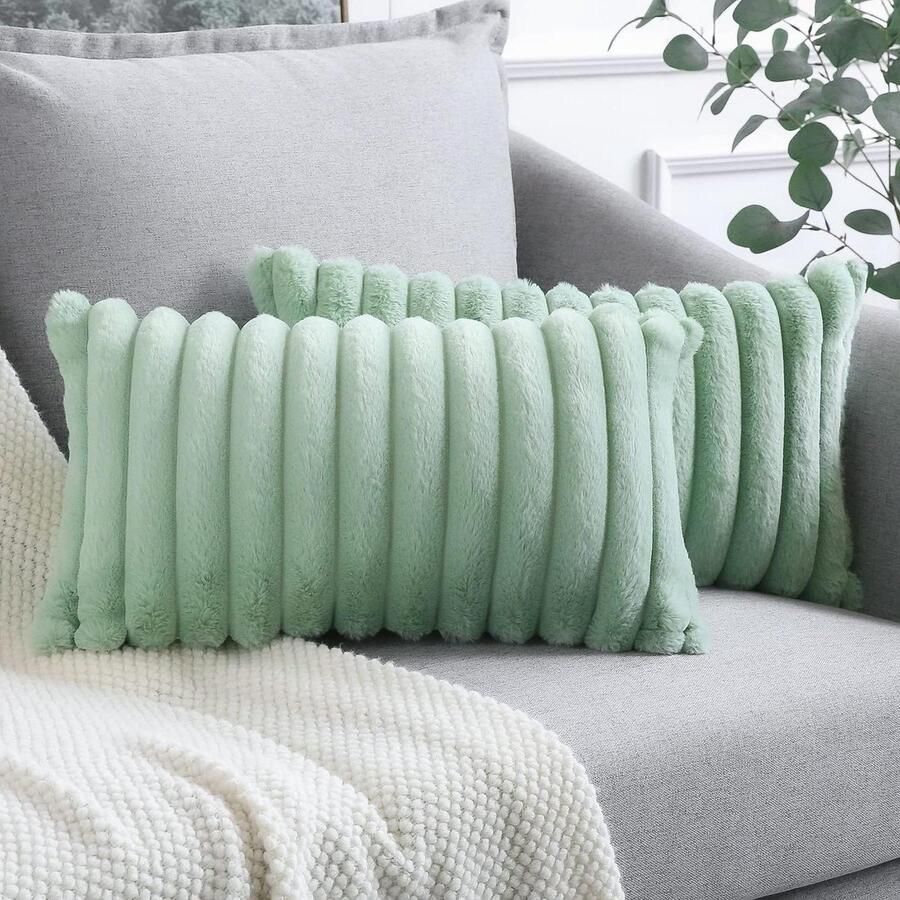 Allecto plus Set van 2 zachte pluche fluwelen kussenhoezen voor decoratie in huis bank of auto lichtgroen (30 x 50 cm)