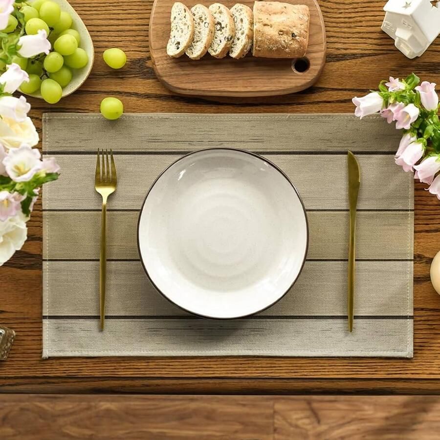 Set van 4 decoratieve placemats antiek en rustiek beige polyester 30 x 45 cm