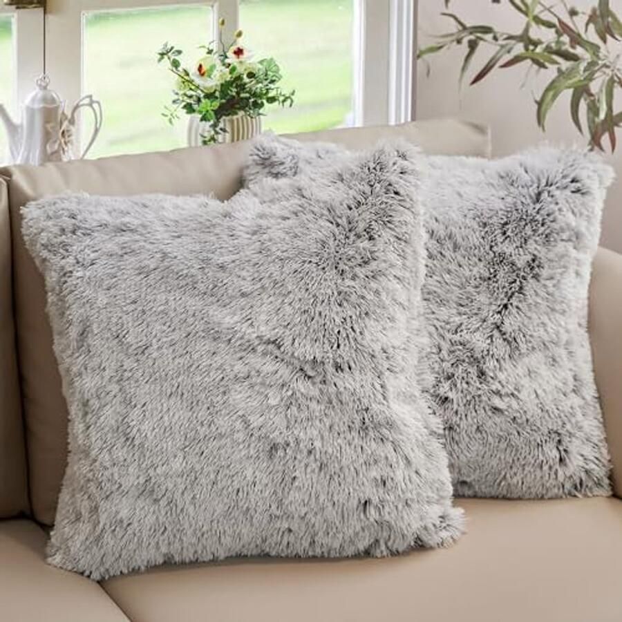 Sierkussens voor bank set van 2 Zachte shaggy faux fur kussens 45 x 45 cm Grijs
