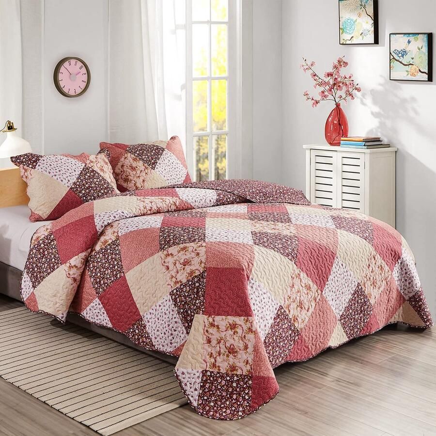 Stijlvolle Reversible Patchwork Sprei Set voor Tweepersoonsbedden Inclusief Kussenslopen