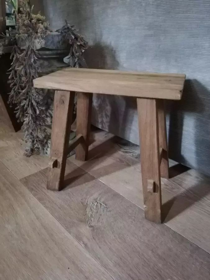 Stoer krukje hout decoratief