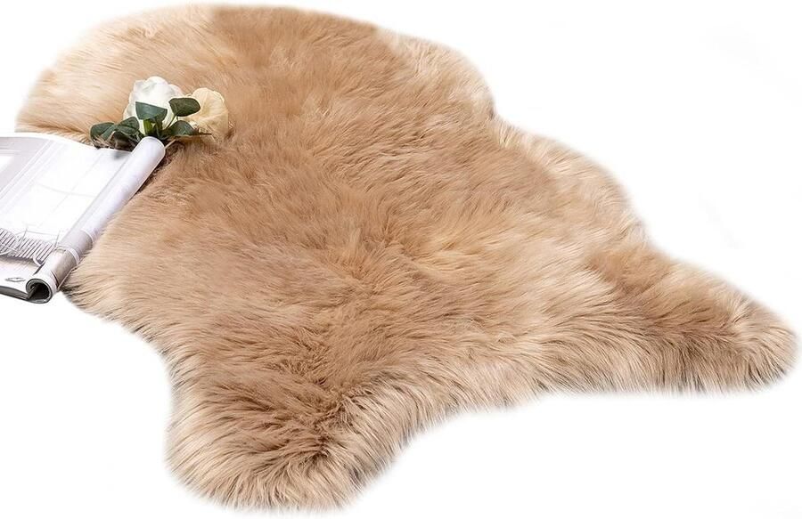Tapijt van imitatiebont schapenvacht pluizige mat fleece slaapkamer sofa vloerkleed 60 x 90 cm onregelmatige vorm lichtbruin