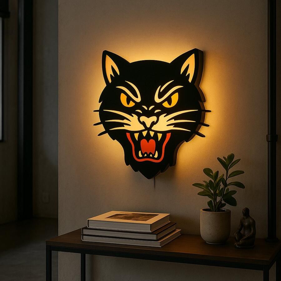 Tattoo Lightbox Zwarte Kat – LED Wandlamp – Old School Tattoo Decor – Uniek Cadeau voor Tattoo Artiest of Fan Leeslampje Kinderen Cadeau Jongen Meisje of Baby Muur Decoratie Kunst Kinderkamer Babykamer Origineel Kraamcadeau of Geboorte