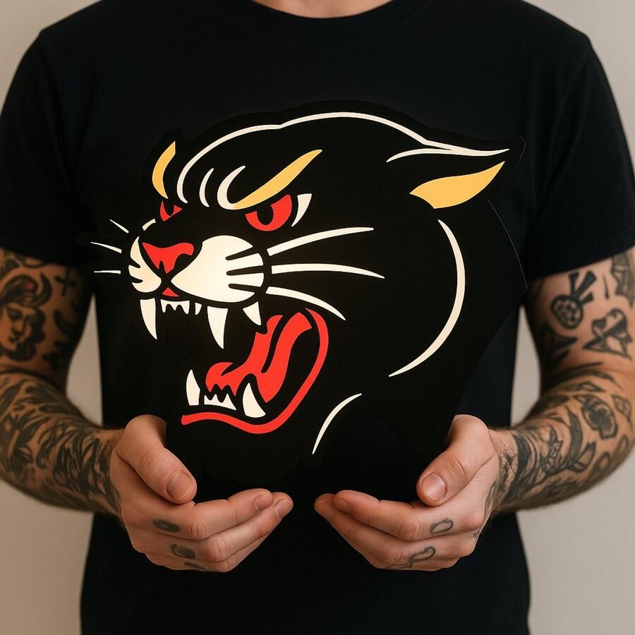 Tattoo Panther Lightbox – LED Wandlamp Old School Style – Origineel Cadeau voor Tattoo Fan Leeslampje Kinderen Cadeau Jongen Meisje of Baby Muur Decoratie Kunst Kinderkamer Babykamer Origineel Kraamcadeau of Geboorte Cadeau Wanddecoratie
