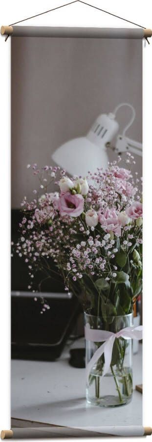 Textielposter Bloemen Boeket Water Strik Lamp Telefoon Bureau Laptop 40x120 cm Foto op Textiel