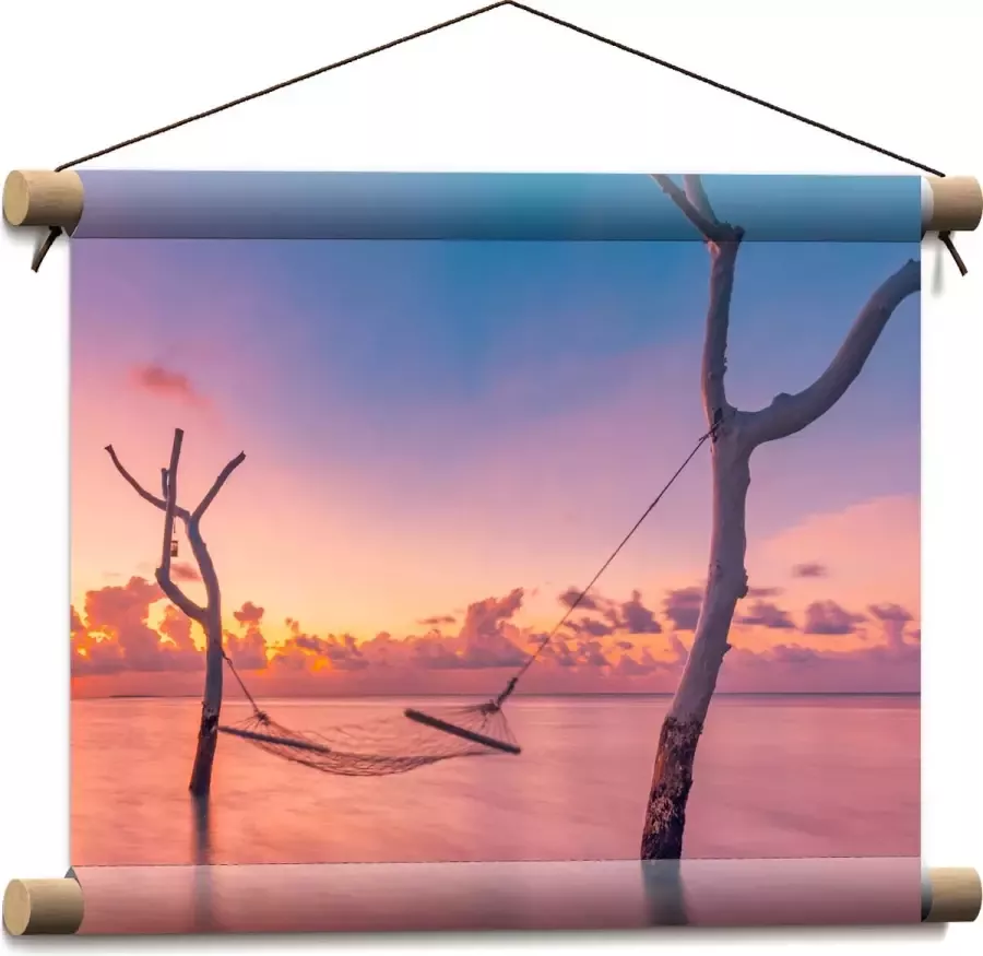Textielposter Hangmat tussen Kale Takken in de Zee tijdens Zonsondergang 40x30 cm Foto op Textiel