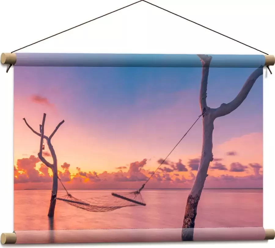 Textielposter Hangmat tussen Kale Takken in de Zee tijdens Zonsondergang 60x40 cm Foto op Textiel