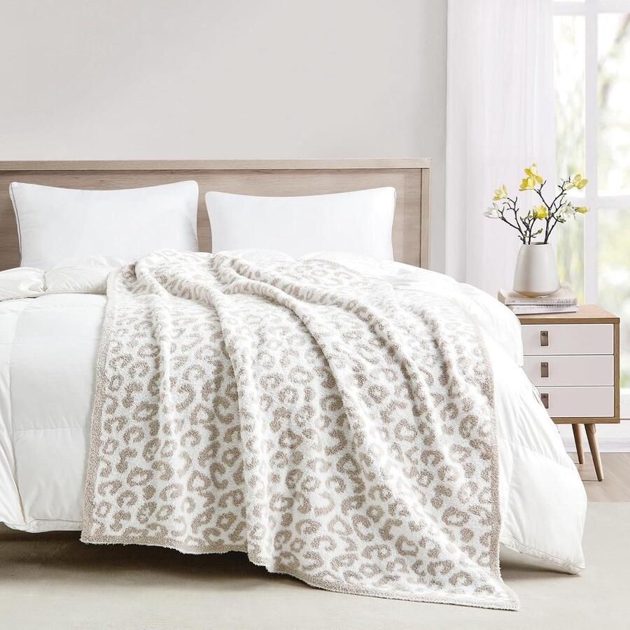 Titel: Allecto Premium Ultra zachte omkeerbare microvezel deken voor bank en bed Luipaard beige 127cm x 152cm Warm en comfortabel