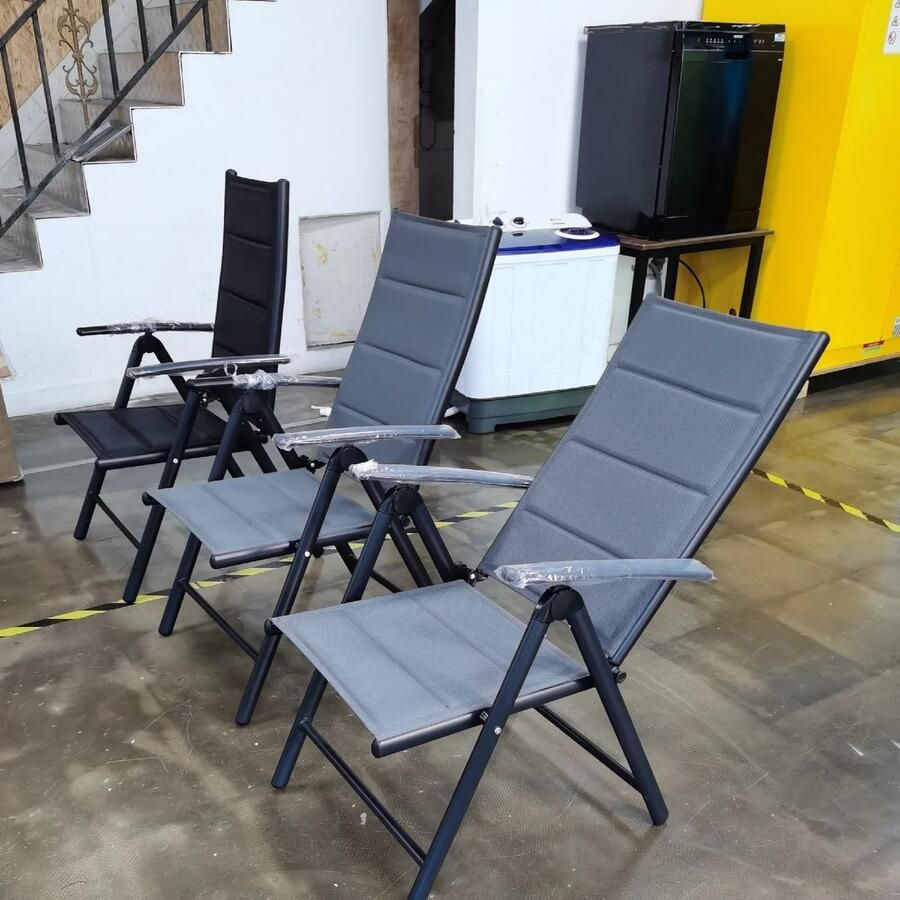 Tuinstoelen Strandstoel Klapstoel – Opvouwbare Tuinstoel met 7 Verstelbare Rugsteunen Armleuningen Weerbestendig Aluminium Frame – Draagvermogen van 120 kg Tuinset – Campingstoel – 2 Stuks Donkergrijs