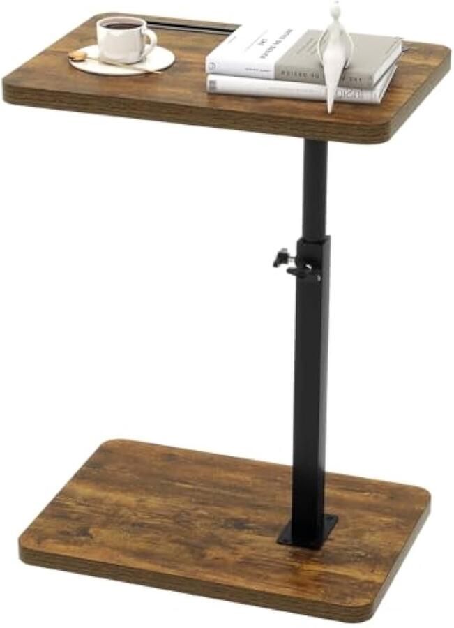 TVT003H C-vormige bijzettafel 360° draaibare in hoogte verstelbare eindtafel voor kleine ruimtes met sleuf voor telefoon en tablet moderne kleine koffie-snacktafel voor bank bed retrobruin