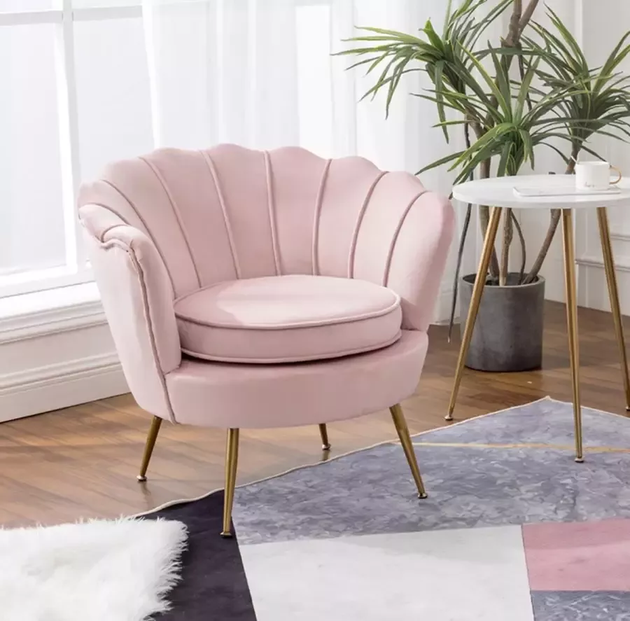 Velvet Shell Stoel Licht Roze met Goudkleurig onderstel Fauteuil Chair Fluweel Schelp Beauty Salon Kaptafel Babykamer Trendy