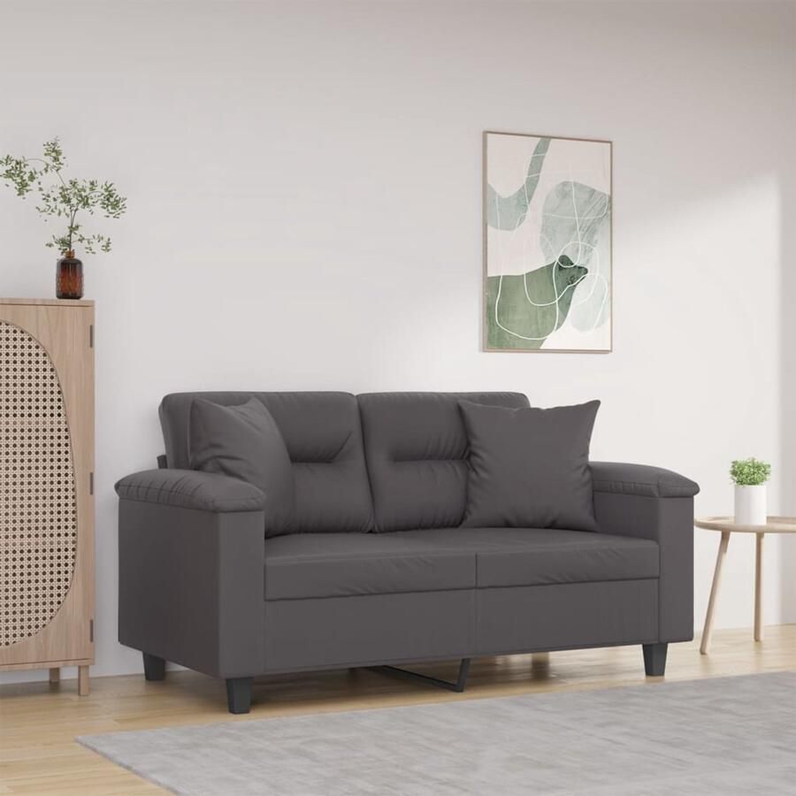 The Living Store Bank Lounge 2-zits Grijs Kunstleer 150 x 77 x 80 cm Inclusief sierkussens Tweezitsbank Lounge Bank Grijze Bank Kunstleder Bank Comfortabele Bank