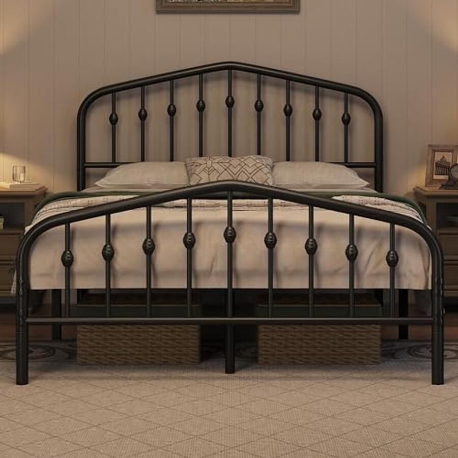 Vintage Metalen Bed 140 x 200 cm Stabiel en Robuust Tweepersoonsbed met Kroonvormig Hoofdeinde